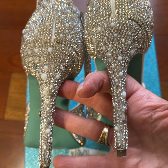 Betsey Johnson Ankle strap Heeled Sandals - Picture 5 of 15